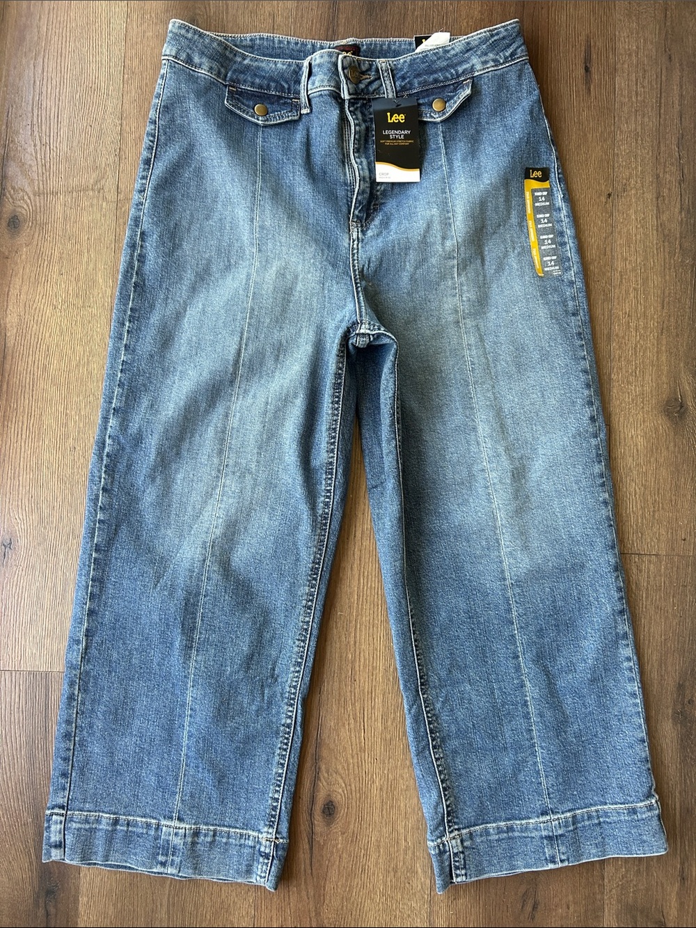 Lee Relaxed Jeans in Light Blue Denim !! Size 14